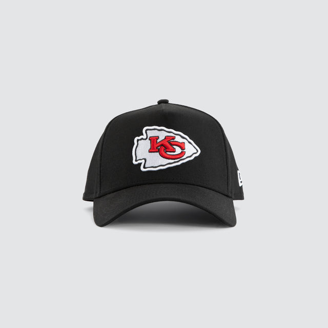 model wears Kansas City Chiefs NFL 9FORTY A-Frame Snapback Black Caps Black - image 1