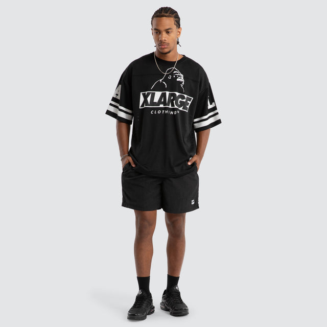 model wears 91 Hike Short Black Shorts Black - image 2