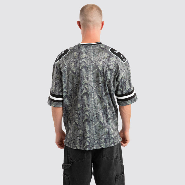 model wears Las Vegas Raiders Backfield Jersey Camo Jerseys Grey - image 2