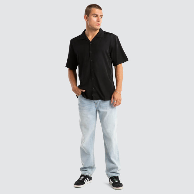 model wears Hali Cropped Resort Shirt Black Short Sleeve Shirts Black - image 2