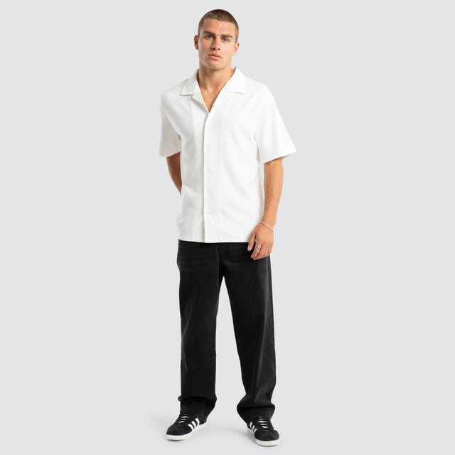 model wears Baroque Cropped Resort Shirt White Short Sleeve Shirts White - image 2