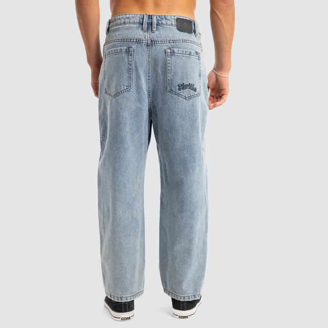 model wears Filter Big Slacker Cropped Jeans Blue Pants Blue - image 6