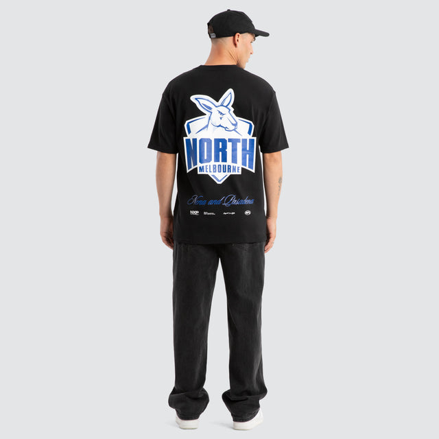 model wears North Melbourne Kangaroos AFL Season Tee Jet Black T-Shirts Black - image 6