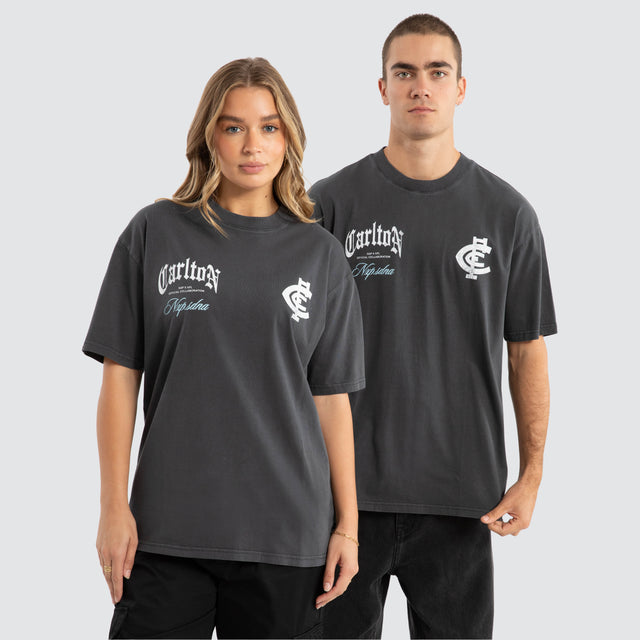 model wears Carlton Blues AFL Vintage Goth Tee Pigment Asphalt T-Shirts Grey - image 2