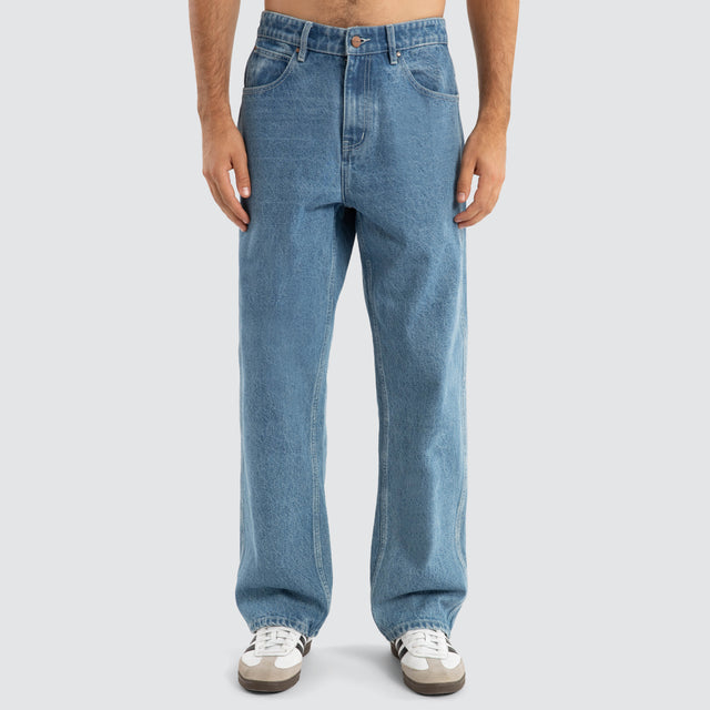 model wears Dillon Baggy Fit Jean Clean Blue Pants Blue - image 2
