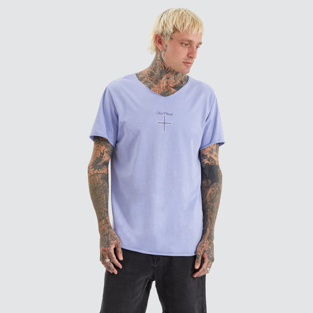 model wears Chained Raw V-neck Tee Pigment Thistle Down T-Shirts Purple - image 1