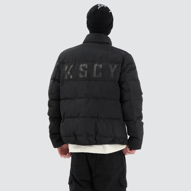 Solitary Puffer Jacket Jet Black