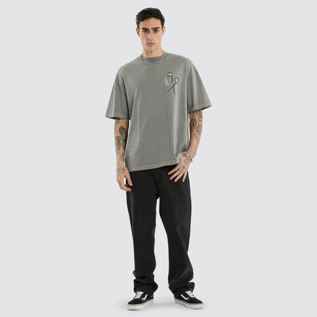 model wears Nailed Street Tee Pigment Frost Grey T-Shirts Grey - image 4