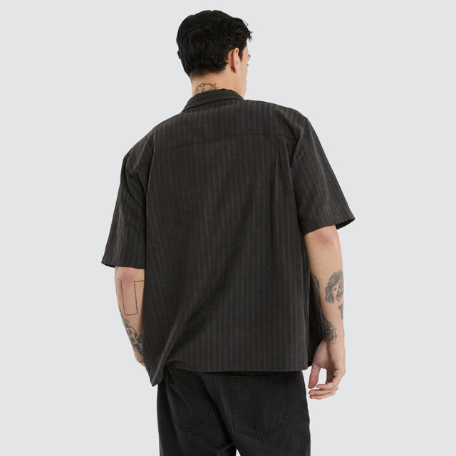 Solemn Shortsleeve Shirt Jet Black