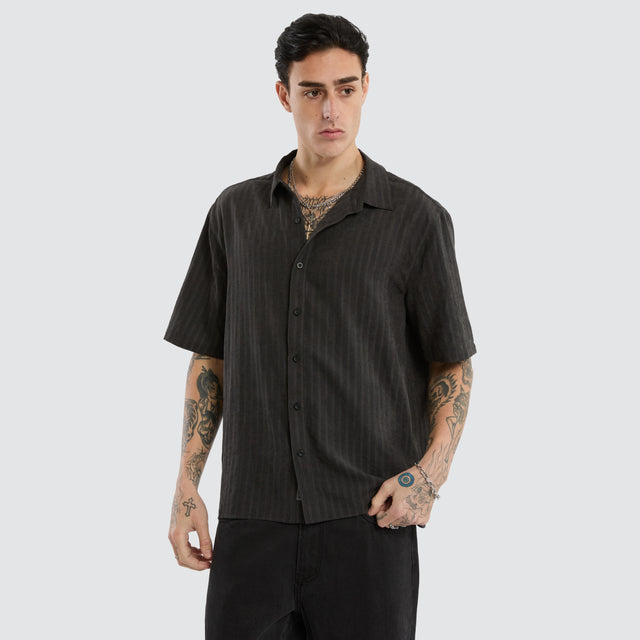 Solemn Shortsleeve Shirt Jet Black