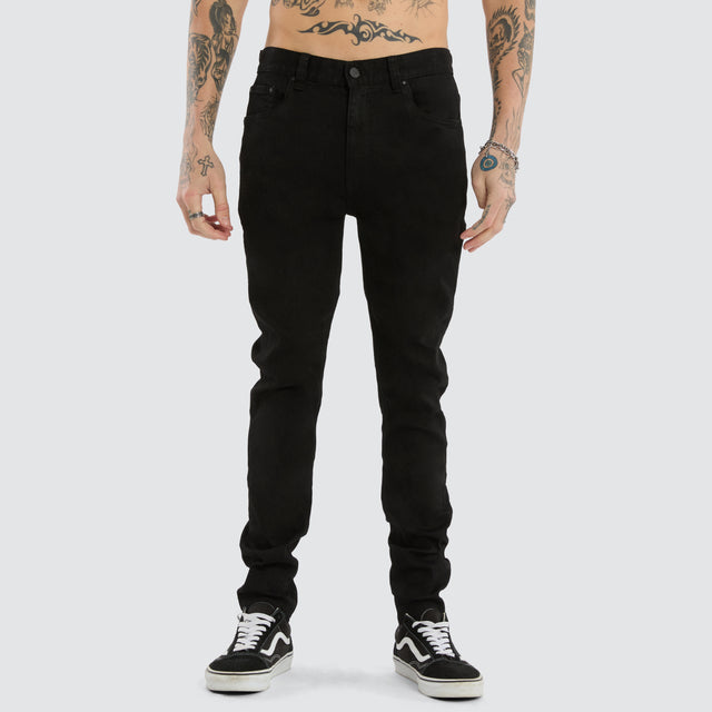 model wears K1 Super Skinny Fit Jeans Black Pants Black - image 4