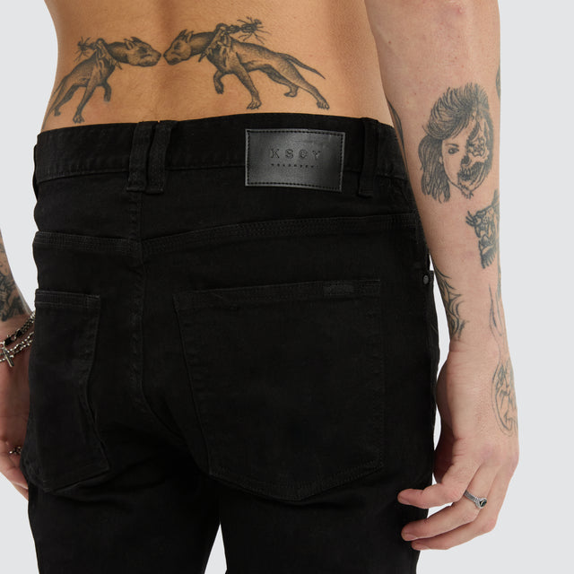 model wears K1 Super Skinny Fit Jeans Black Pants Black - image 3
