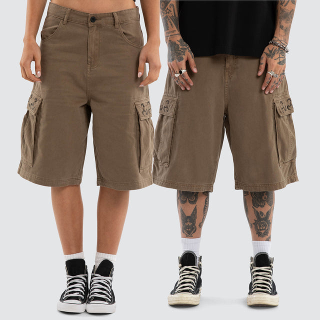 Model wears Shuriken K7 Baggy Cargo Short Pigment Capers Shorts Brown - image 7