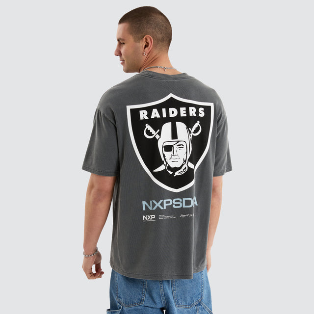 model wears Las Vegas Raiders NFL Box Fit Tee Pigment Charcoal T-Shirts Grey - image 1