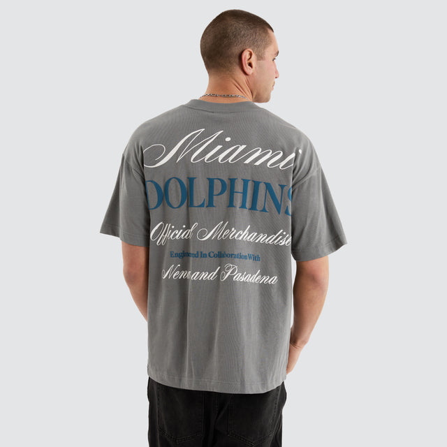 model wears Miami Dolphins NFL Raptor Tee Smoke T-Shirts Grey - image 8