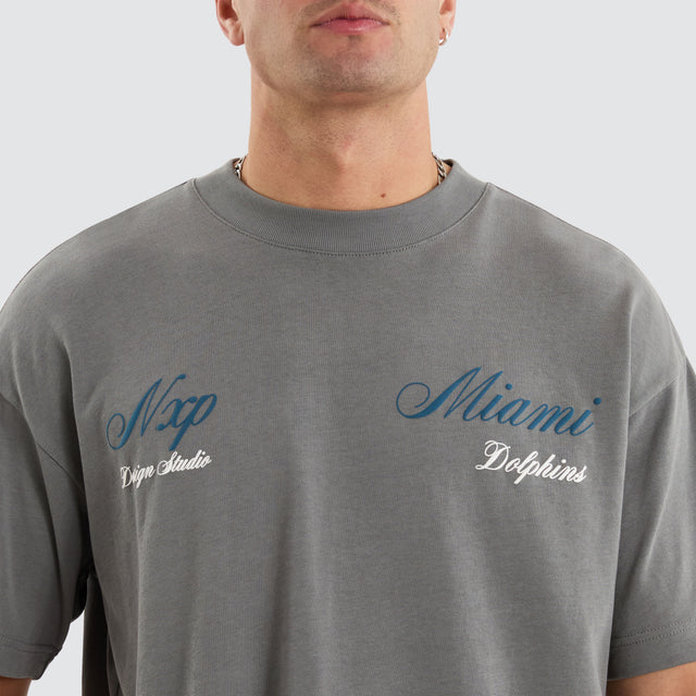 model wears Miami Dolphins NFL Raptor Tee Smoke T-Shirts Grey - image 4