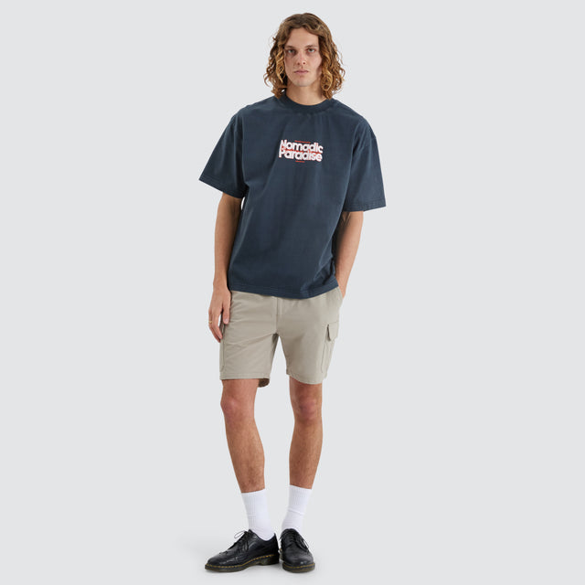 model wears Daydream Street Tee Pigment Anthracite Black T-Shirts Grey - image 4