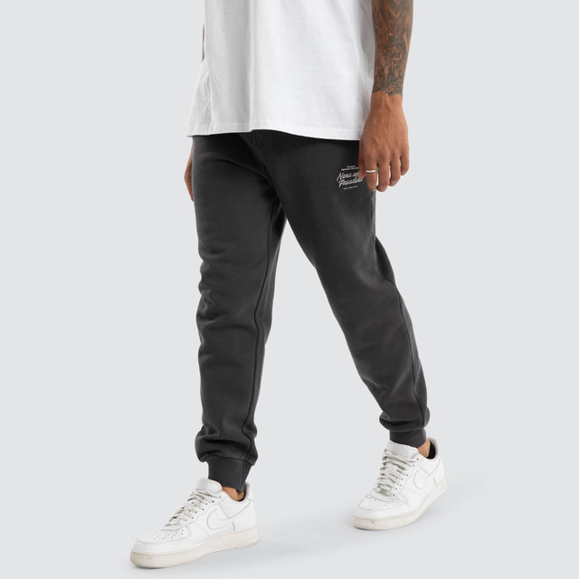 Outpost Trackpant Pigment Asphalt