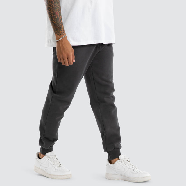 Outpost Trackpant Pigment Asphalt