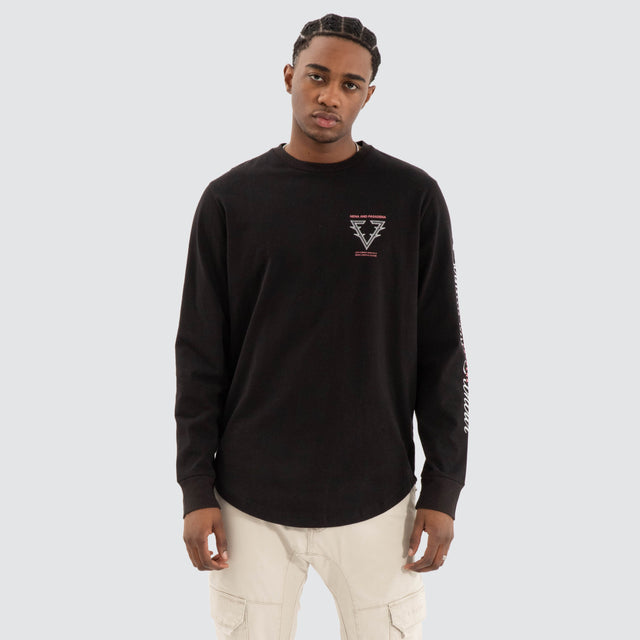 model wears Raging Dual Curved Longsleeve Tee Jet black Longsleeve T-Shirts Black - image 1