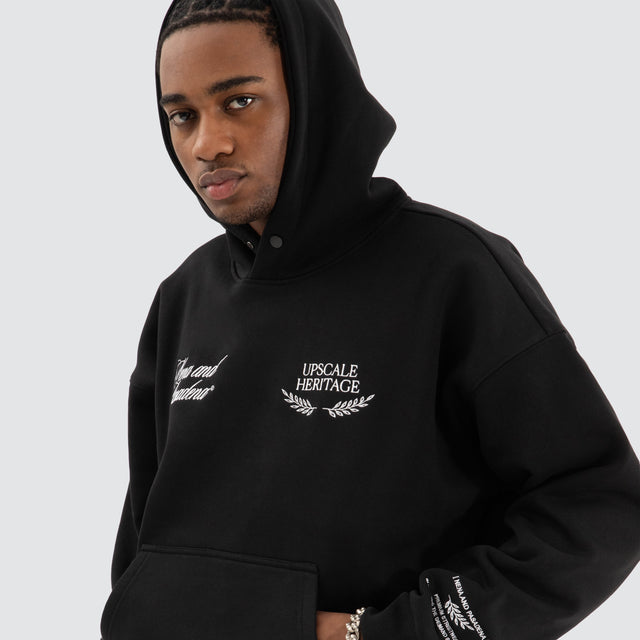 model wears Etiquette Box Fit Hoodie Jet black Hoodies Black - image 5