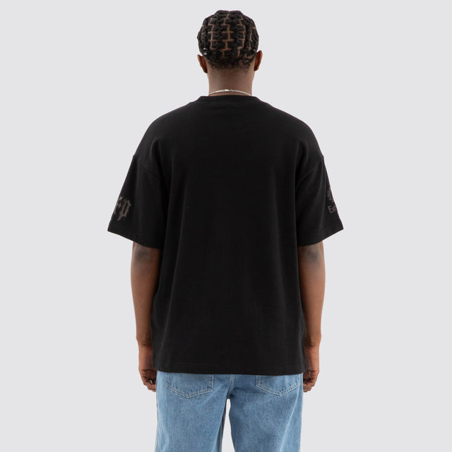 model wears Rumble Loopback Raptor Tee Jet black T-Shirts Black - image 5
