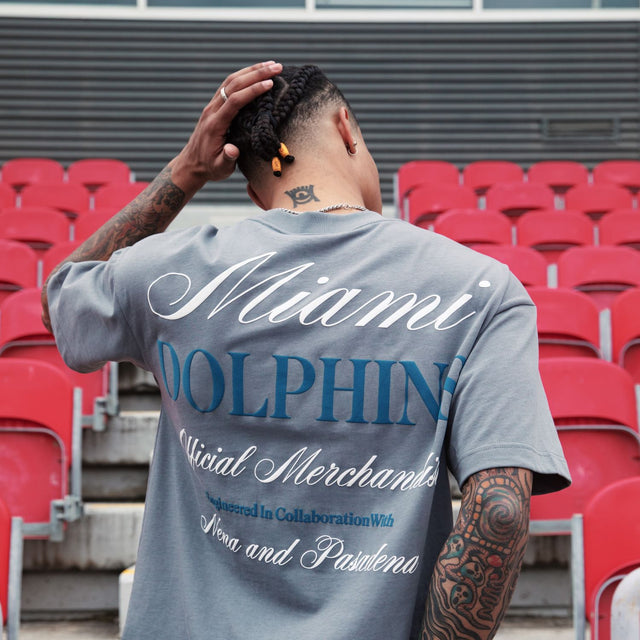 model wears Miami Dolphins NFL Raptor Tee Smoke T-Shirts Grey - image 3