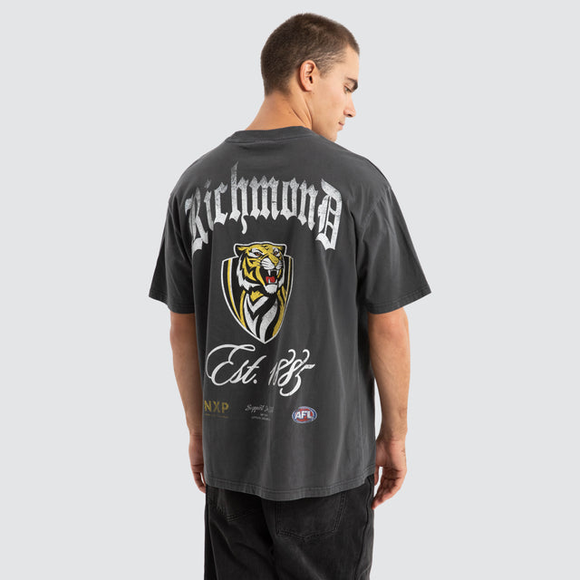 model wears Richmond Tigers AFL Vintage Goth Tee Pigment Asphalt T-Shirts Grey - image 1