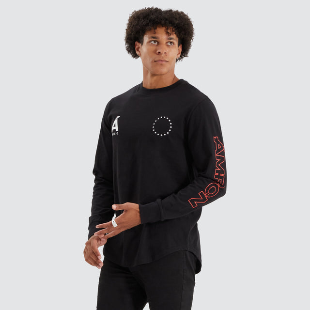 model wears Radville Heavy Cape Back Long Sleeve Tee Jet black Longsleeve T-Shirts Black - image 2