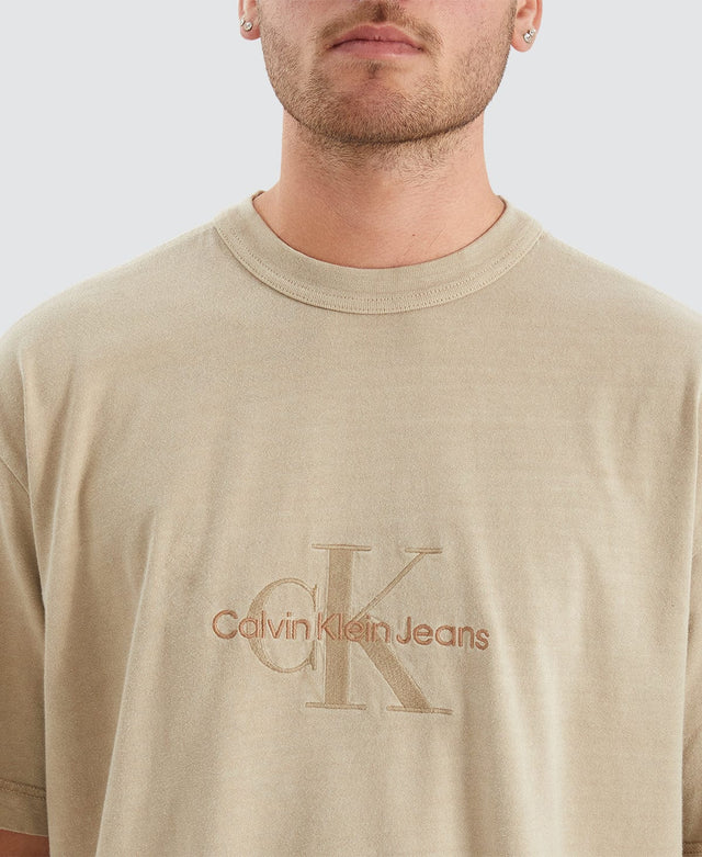 Calvin Klein Mineral Dye Monologo T-Shirt Neutral