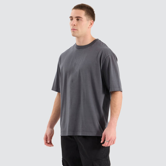 model wears Sheffeild Heavy Oversized Tee Pigment Asphalt T-Shirts Grey - image 5