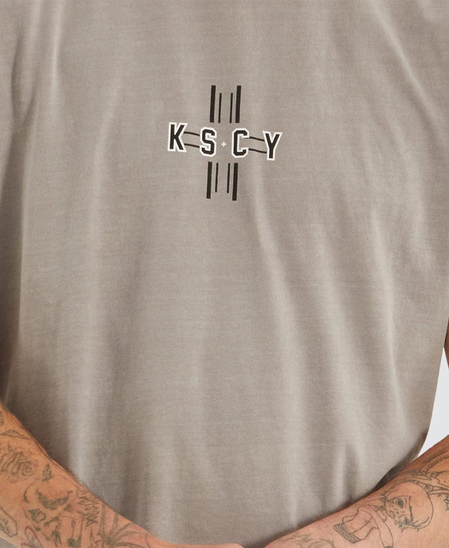 Kiss Chacey Groundwork Dual Curved T-Shirt Pigment Gull