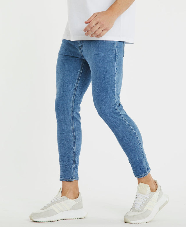 model wears K4 Cropped Jeans Silverlake Blue Pants Blue - image 1