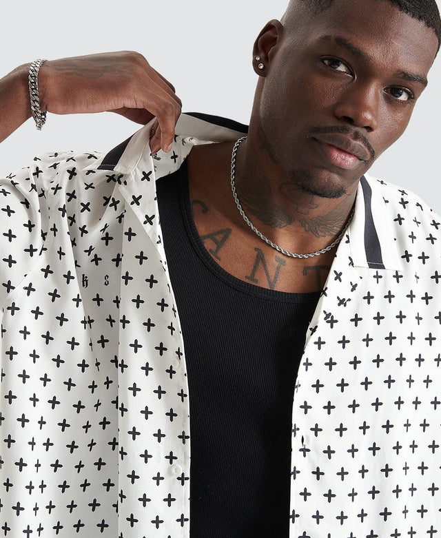 model wears Stamp Relaxed Resort Shirt Black/White Print Short Sleeve Shirts Black - image 2