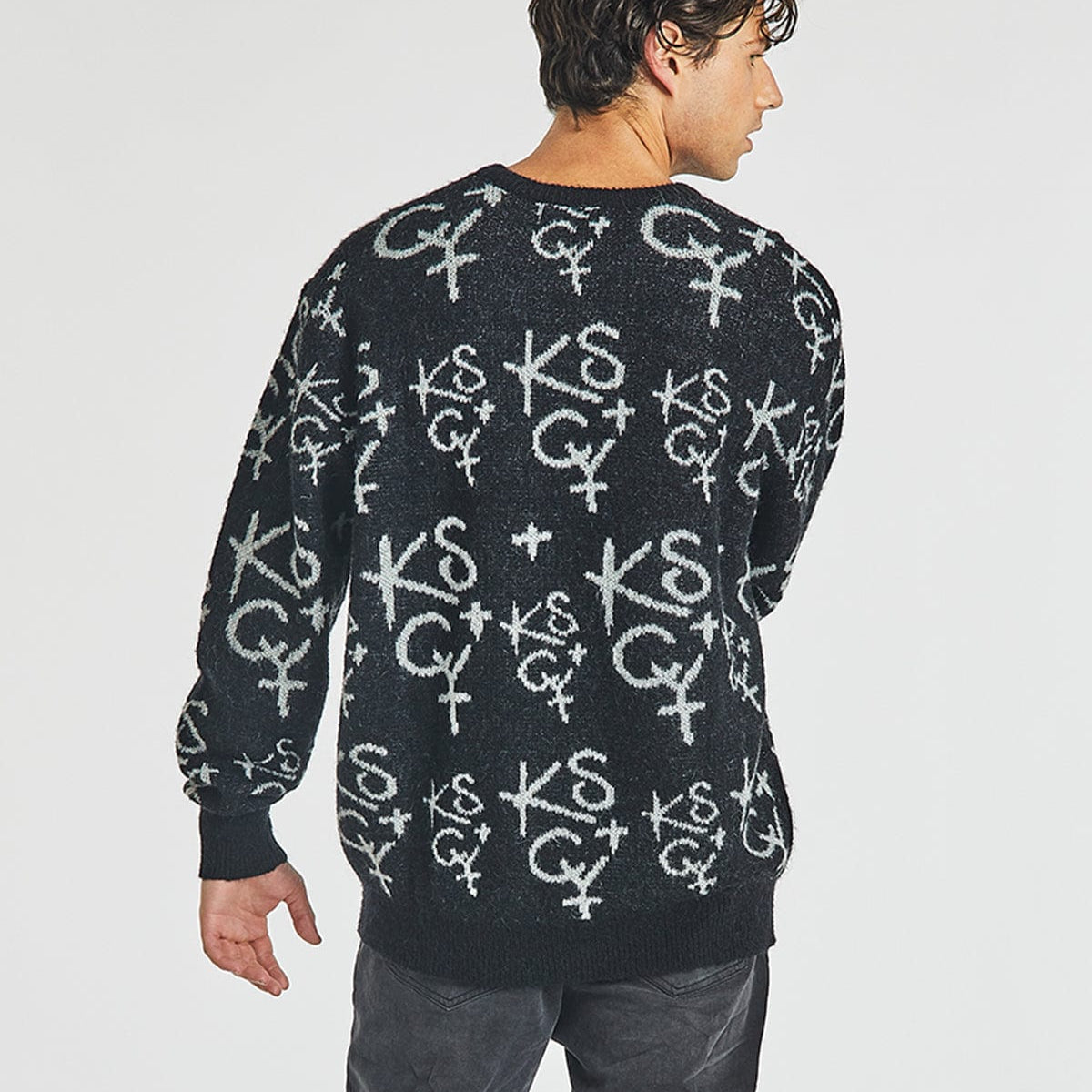 Relaxed Jumper in Moon