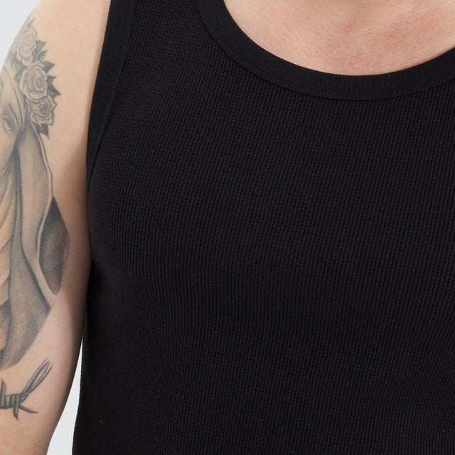 model wears Weiza Singlet Jet Black Tanks Black - image 2