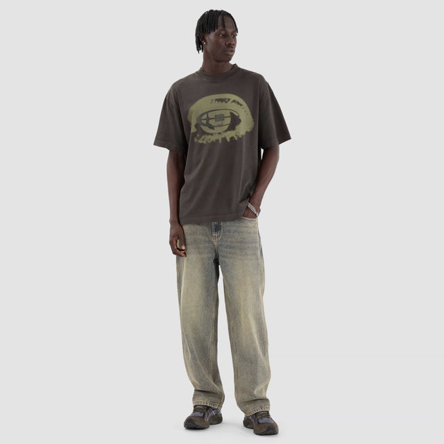 model wears Eye Heavy Street Tee Pigment Raven T-Shirts Grey - image 4