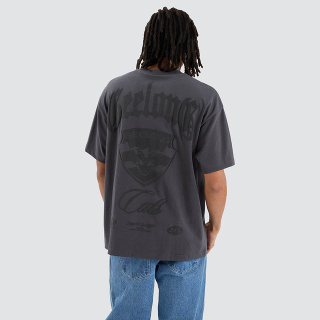 model wears Geelong Cats AFL Heavy Raptor Tee Asphalt T-Shirts Grey - image 2