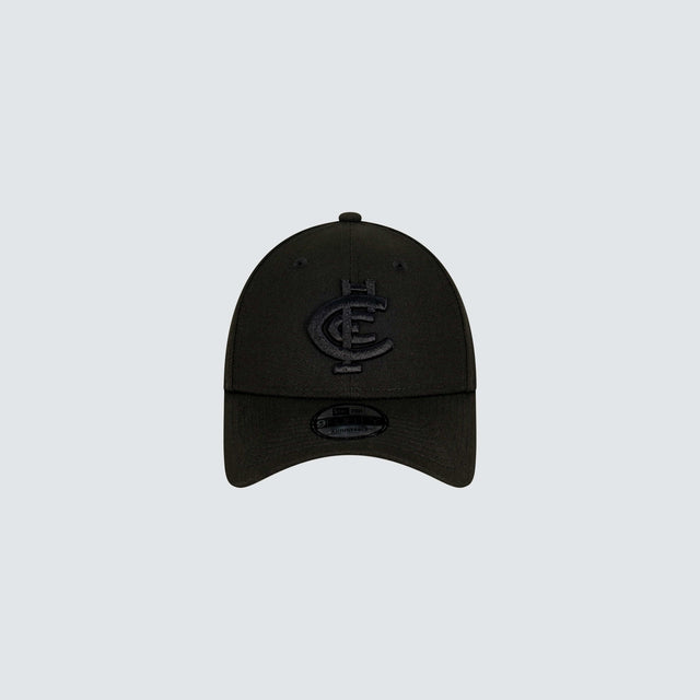 model wears Carlton Blues 9FORTY Snapback Black Headwear Black - image 1