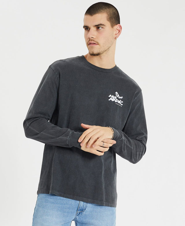 model wears Souvenir Long Sleeve Tee Pigment Asphalt Longsleeve T-Shirts Grey - image 2