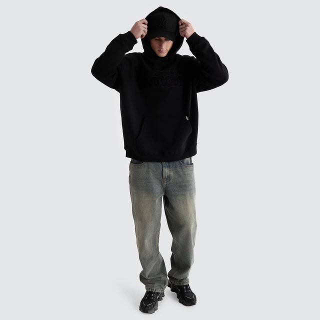 model wears Tone Hood Sweat Black Hoodies Black - image 4