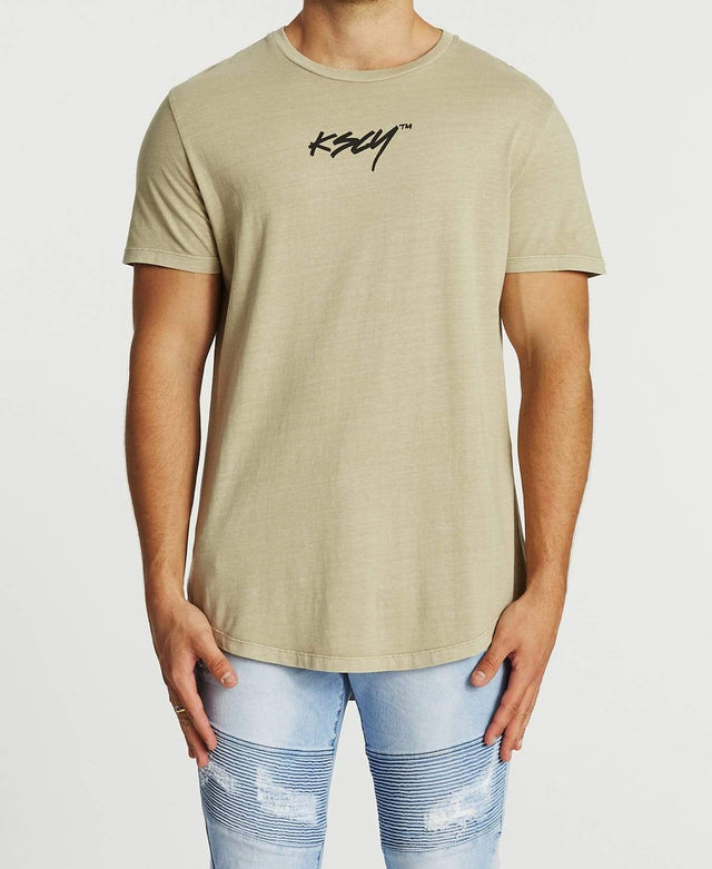 Kiss Chacey Bandits Dual Curved T-Shirt Pigment Sand