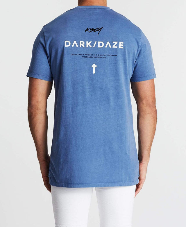 Kiss Chacey Dazed Step Hem T-Shirt Pigment Colony Blue
