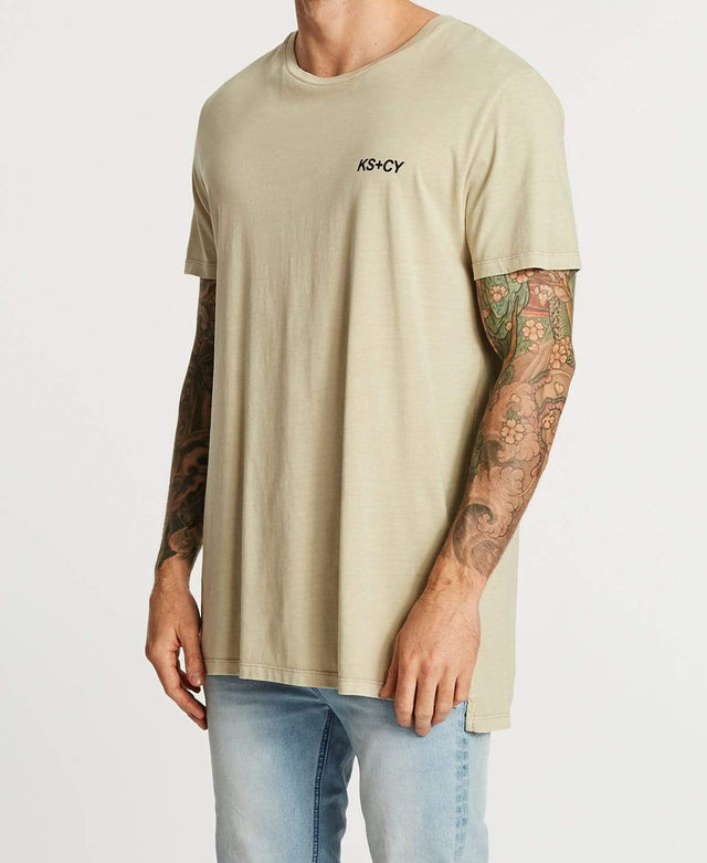 Kiss Chacey Perspective Step Hem T-Shirt Pigment Sand