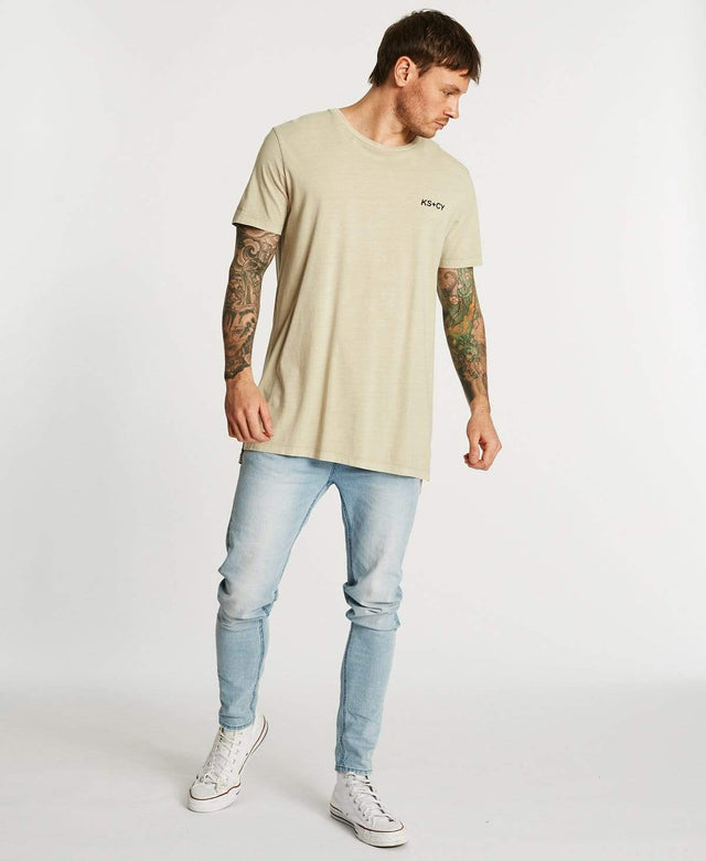Kiss Chacey Perspective Step Hem T-Shirt Pigment Sand