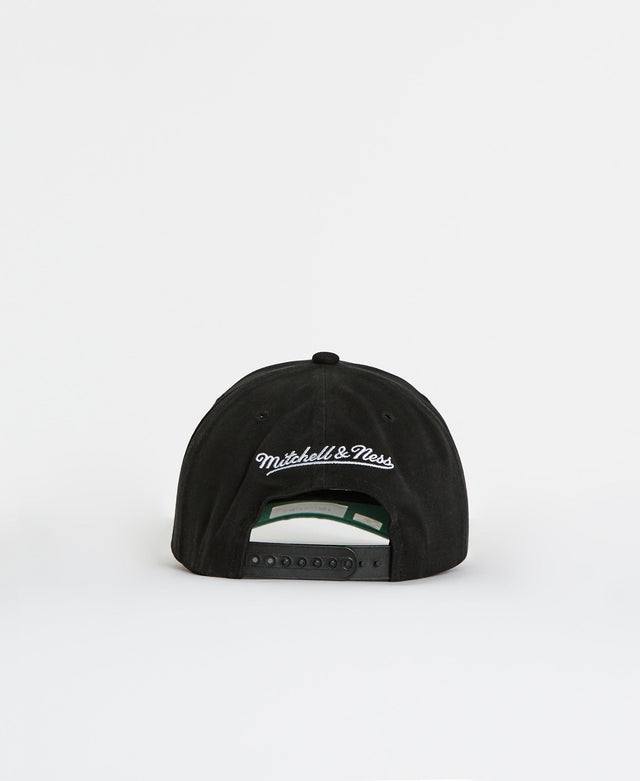 model wears 2001 Champions DS Lakers Cap Black Headwear Black - image 3
