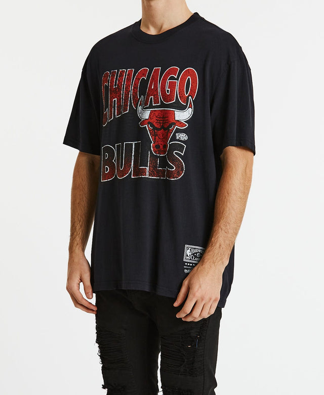 Mitchell & Ness Incline Stack T-Shirt Bulls Faded Black