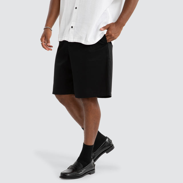 Amplify Pleated Short Black