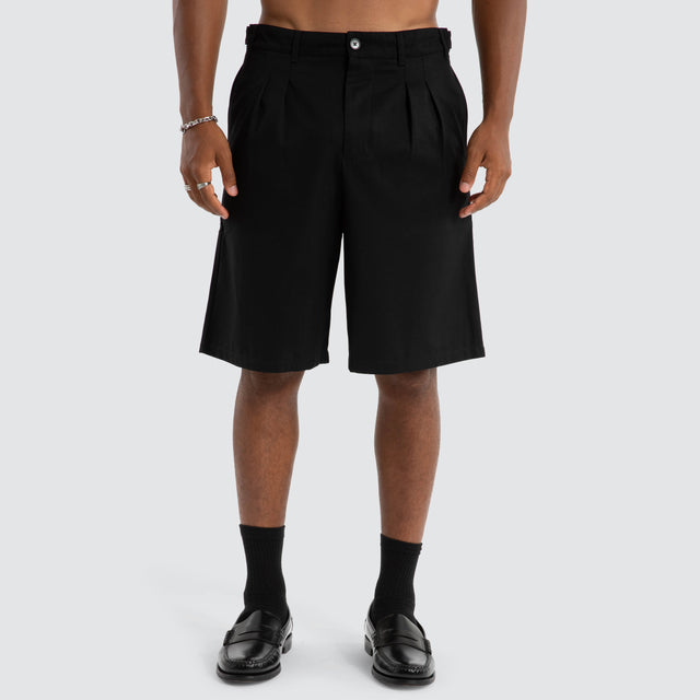 Amplify Pleated Short Black