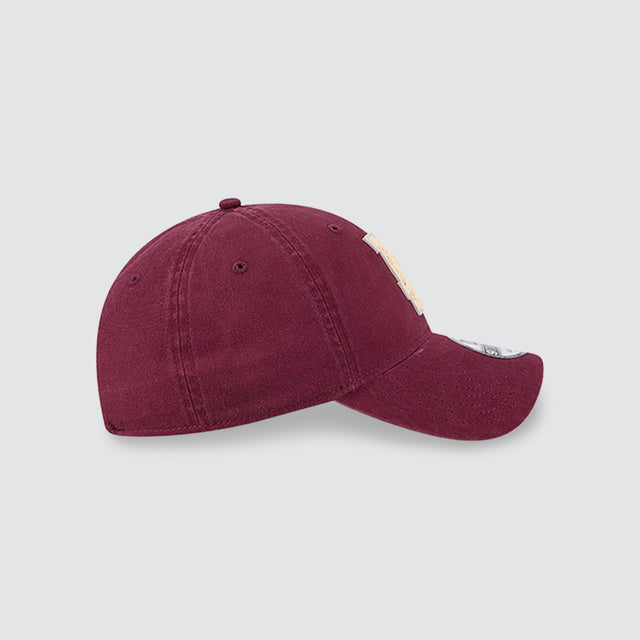 LA 9Twenty Boucle Seaonal Mix Dark Red